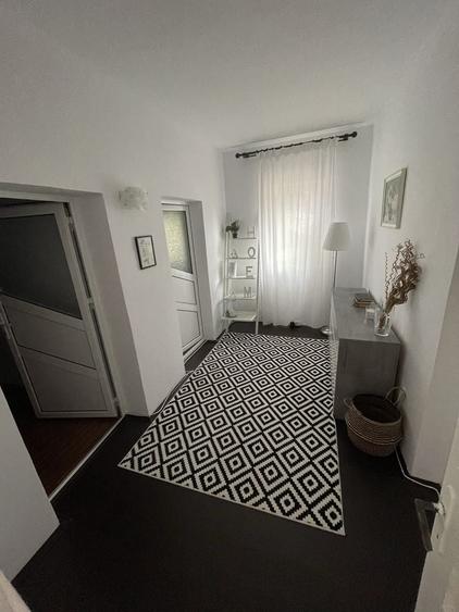 Casă cu 3 camere cu Teren 1500 Mp în Central