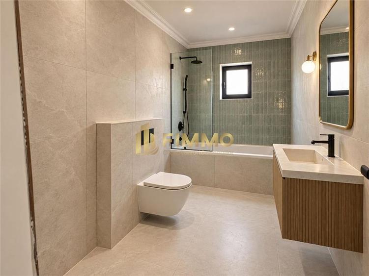 Casă individuală cu 4 camere cu Canalizare în Est