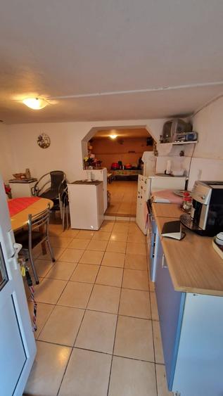Casă individuală cu 5 camere cu Teren 1750 Mp în Ampoița