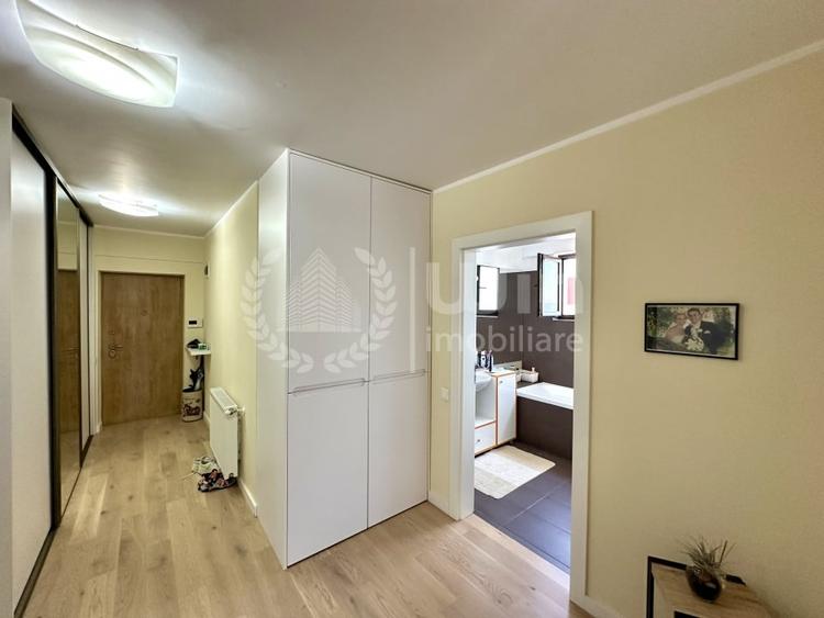 Apartament cu 4 camere semidecomandat, mobilat în Zorilor