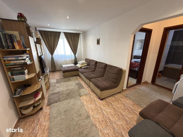Apartament cu 4 camere în Aurel Vlaicu