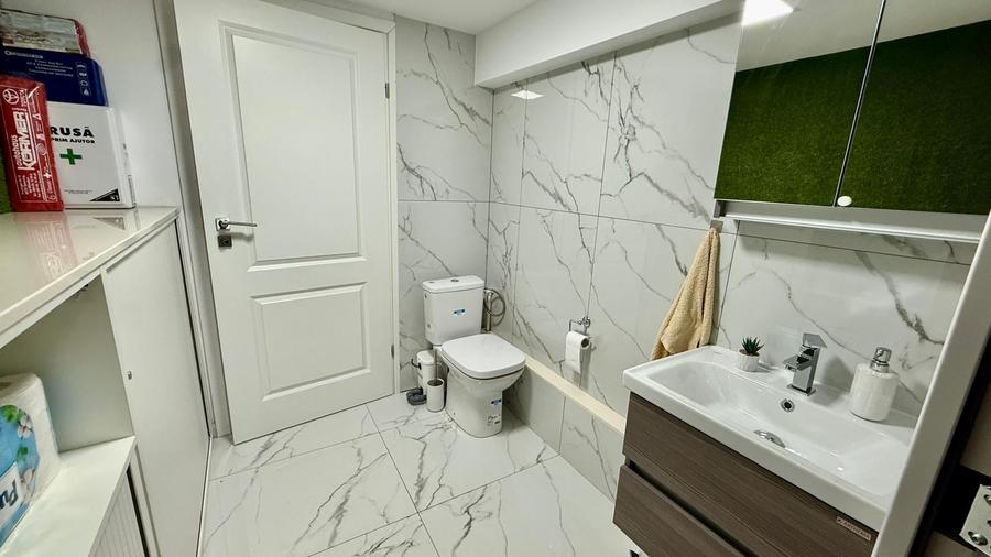 Casă cu 5 camere decomandat cu Teren 600 Mp în Dorobanți