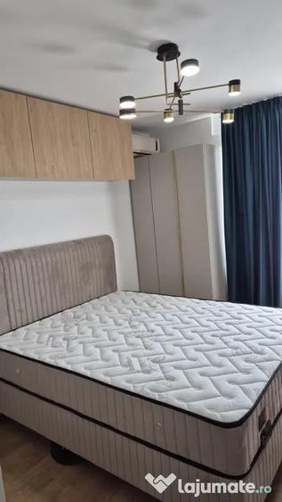 Apartament cu 3 camere semidecomandat, mobilat în Colentina