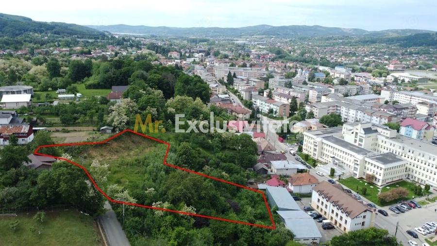 Teren de 3049 mp, în Central