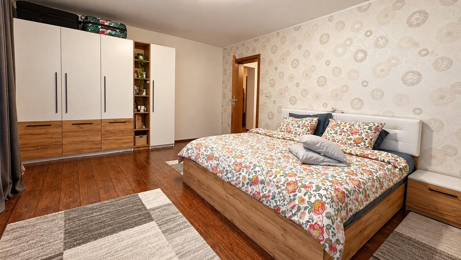 Apartament cu 3 camere semidecomandat în Braytim