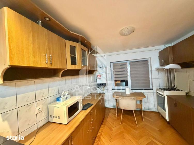 Apartament cu 2 camere, mobilat în Soarelui