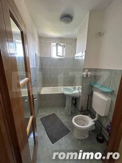 Apartament cu 3 camere decomandat în Calea Moldovei