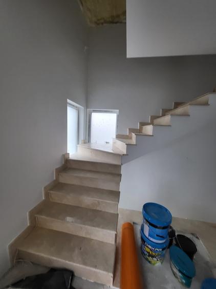 Casă individuală cu 5 camere cu Teren 373 Mp în Tunari