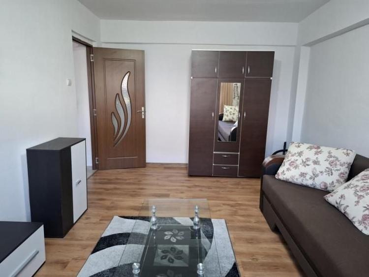 Apartament cu 2 camere decomandat în Doicești