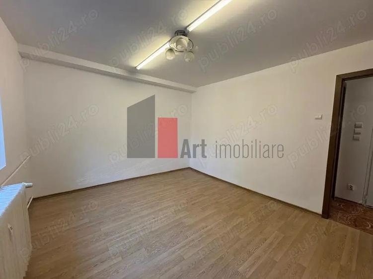 Apartament cu 2 camere decomandat în Sebastian