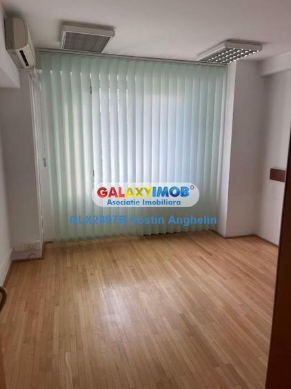 Apartament cu 4 camere decomandat în Națiunile Unite