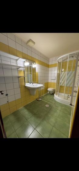 Casă cu 4 camere în Drumul Carului