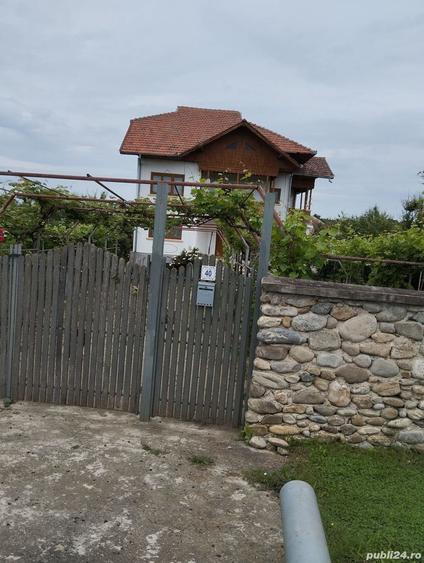 Casă cu 2 camere cu Teren 8000 Mp în Budieni