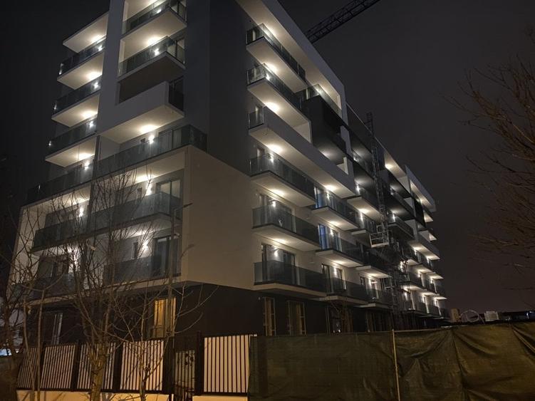 Apartament cu 3 camere semidecomandat în Străulești