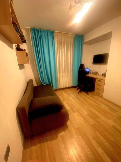 Apartament cu 3 camere decomandat în 13 Decembrie