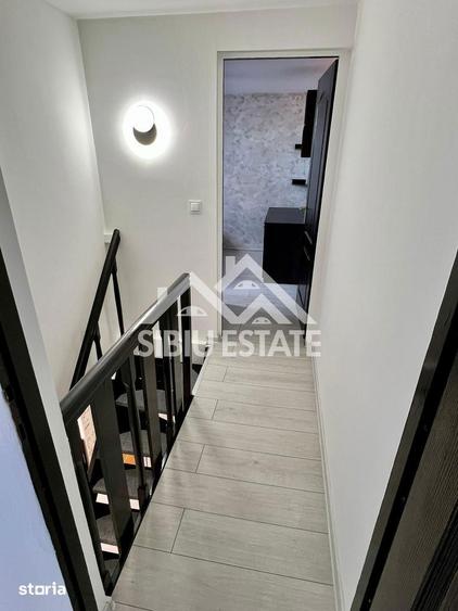 Apartament cu 3 camere, mobilat în Vasile Aaron