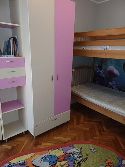 Apartament cu 3 camere semidecomandat în Cazasu