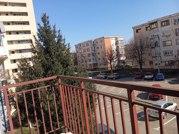 Apartament cu 2 camere decomandat în Micălaca