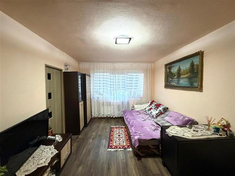 Apartament cu 2 camere semidecomandat în Valenta