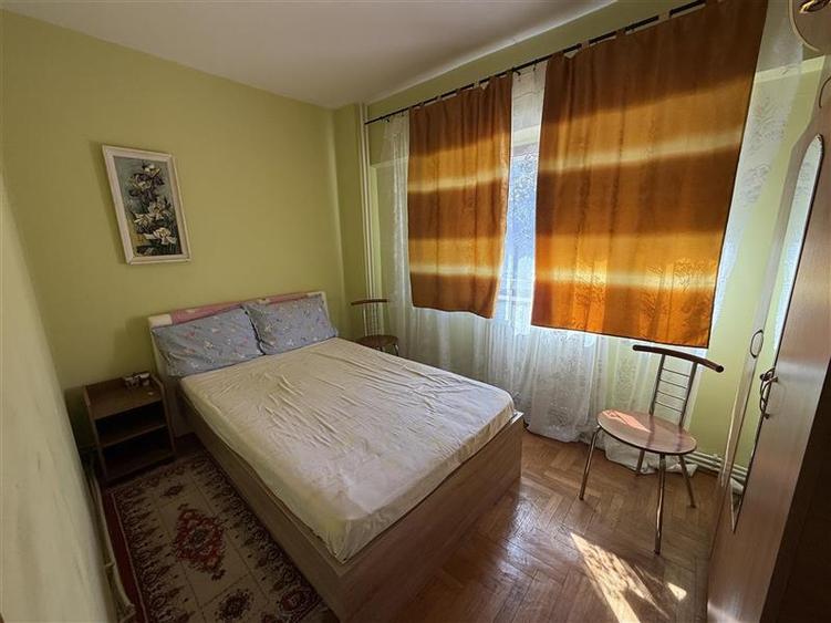 Apartament cu 4 camere decomandat în Ultracentral