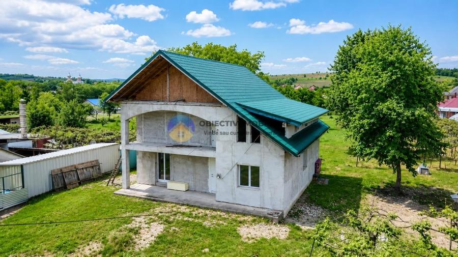 Casă cu 3 camere cu Teren 1235 Mp în Rediu