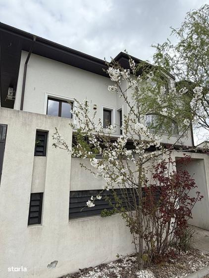 Casă cu 4 camere în Corbeanca