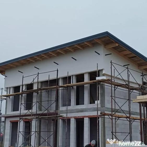 Casă cu 5 camere cu Teren 600 Mp în Marginea