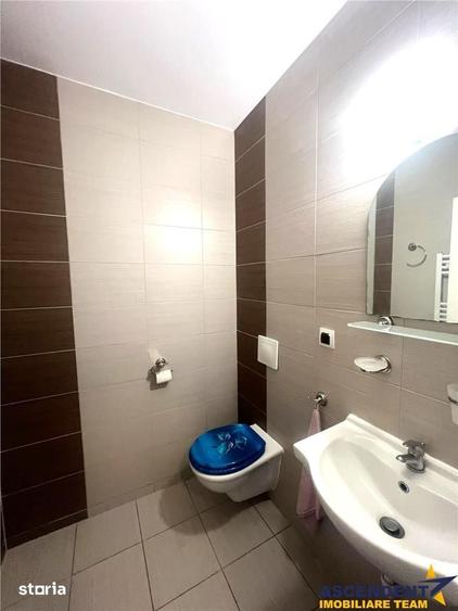 Apartament cu 3 camere decomandat în Bartolomeu