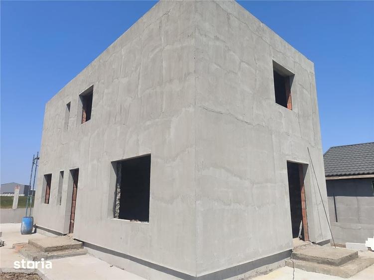 Casă cu 5 camere cu Teren 310 Mp în Central