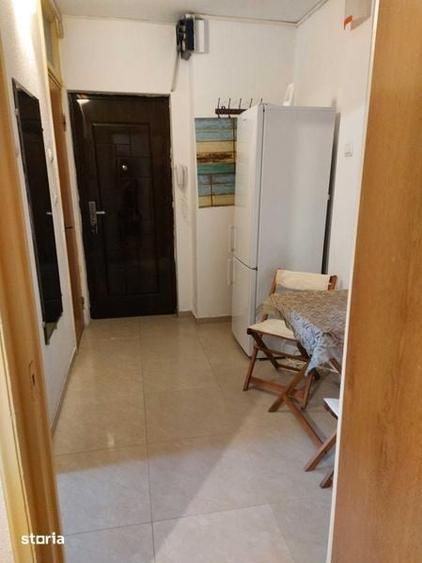 Garsonieră decomandată în Titan