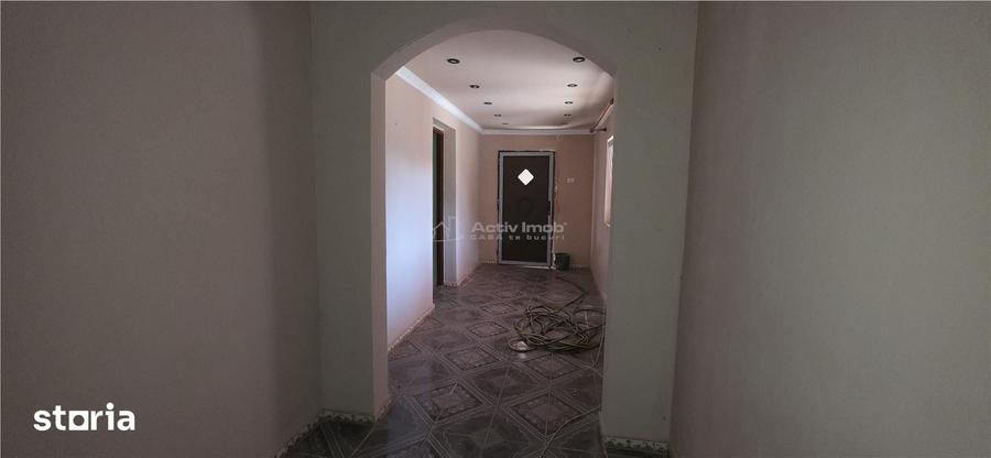 Casă cu 4 camere cu Teren 1720 Mp în Central