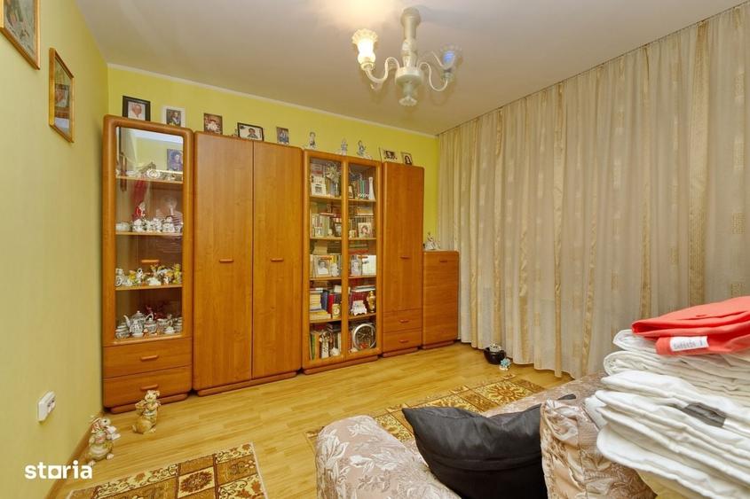 Apartament cu 3 camere decomandat în Mazepa 2