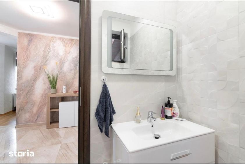 Casă cu 5 camere cu Teren 588 Mp în Sântandrei