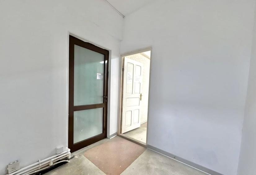 Spațiu comercial, de 80 mp, în Central