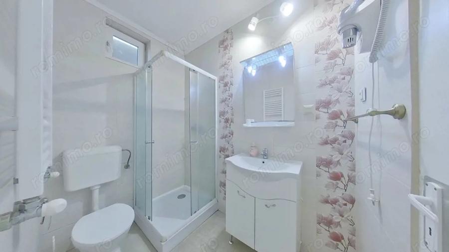 Casă cu 11 camere cu Canalizare în Micălaca