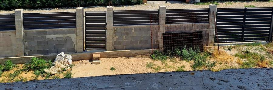 Casă individuală cu 5 camere cu Teren 400 Mp în Malu Mare