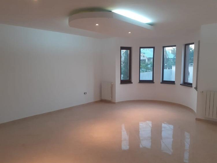 Casă cu 4 camere cu Teren 601 Mp în Vânători