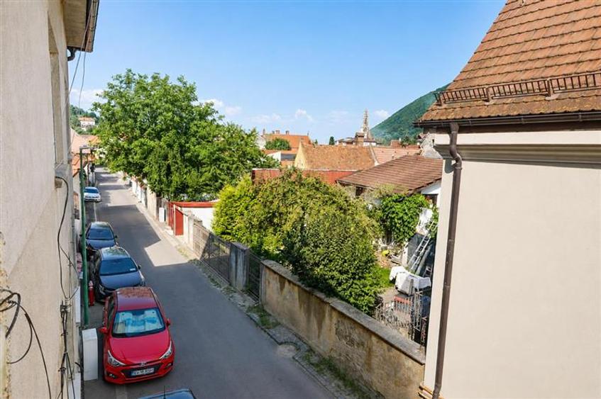 Apartament cu 2 camere decomandat, mobilat în Centrul Istoric