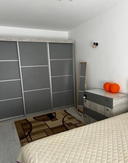 Apartament cu 2 camere decomandat, mobilat în Palazu Mare