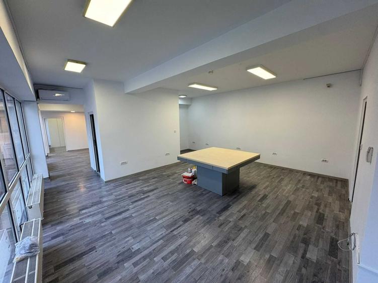 Spațiu comercial, de 120 mp, în Central