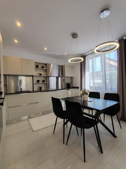 Duplex cu 4 camere cu Canalizare în Exterior Vest