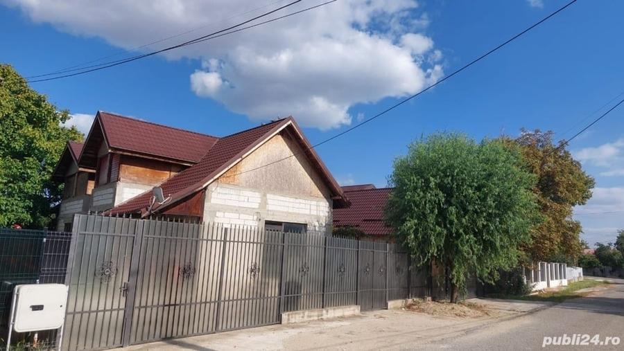 Casă cu 5 camere cu Teren 1073 Mp în Poienarii Burchii