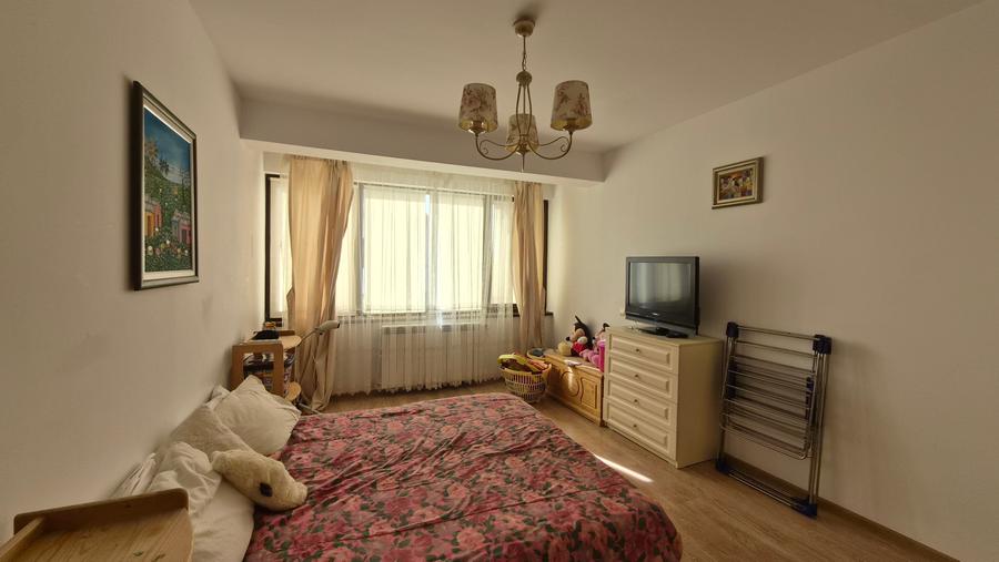 Casă individuală cu 5 camere cu Teren 380 Mp în Lazu