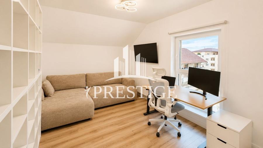 Apartament cu 4 camere decomandat, mobilat în Piața Cluj