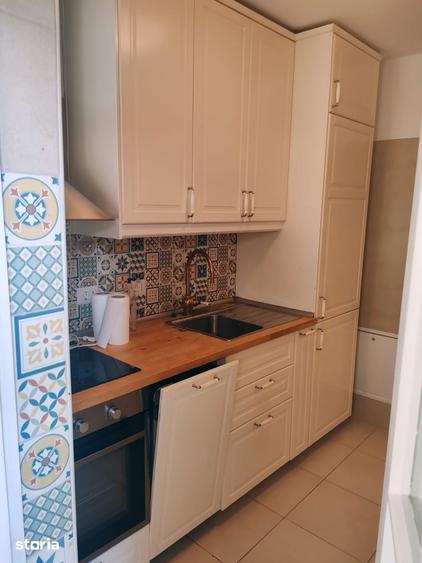 Casă cu 10 camere cu Teren 150 Mp în Cotroceni