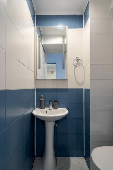 Apartament cu 3 camere semidecomandat în Universitate
