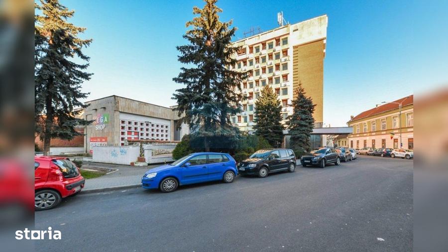 Casă cu Teren 3590 Mp în Central