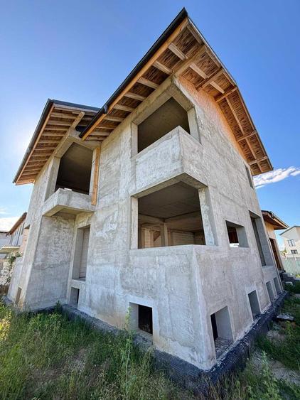 Casă cu 4 camere cu Teren 600 Mp în Ștefăneștii de Sus