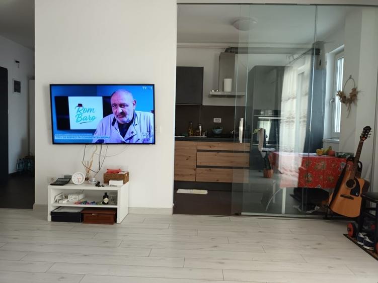 Apartament cu 2 camere decomandat, mobilat în Moșnița Nouă