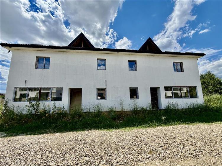 Duplex cu 4 camere cu Teren 200 Mp în Miroslava